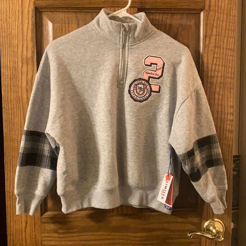 LiMITED Too LiL GIRLS (SMALL 7-8 ) Adorable Soft LINED Detailed SWEAT SHIRT 🛍